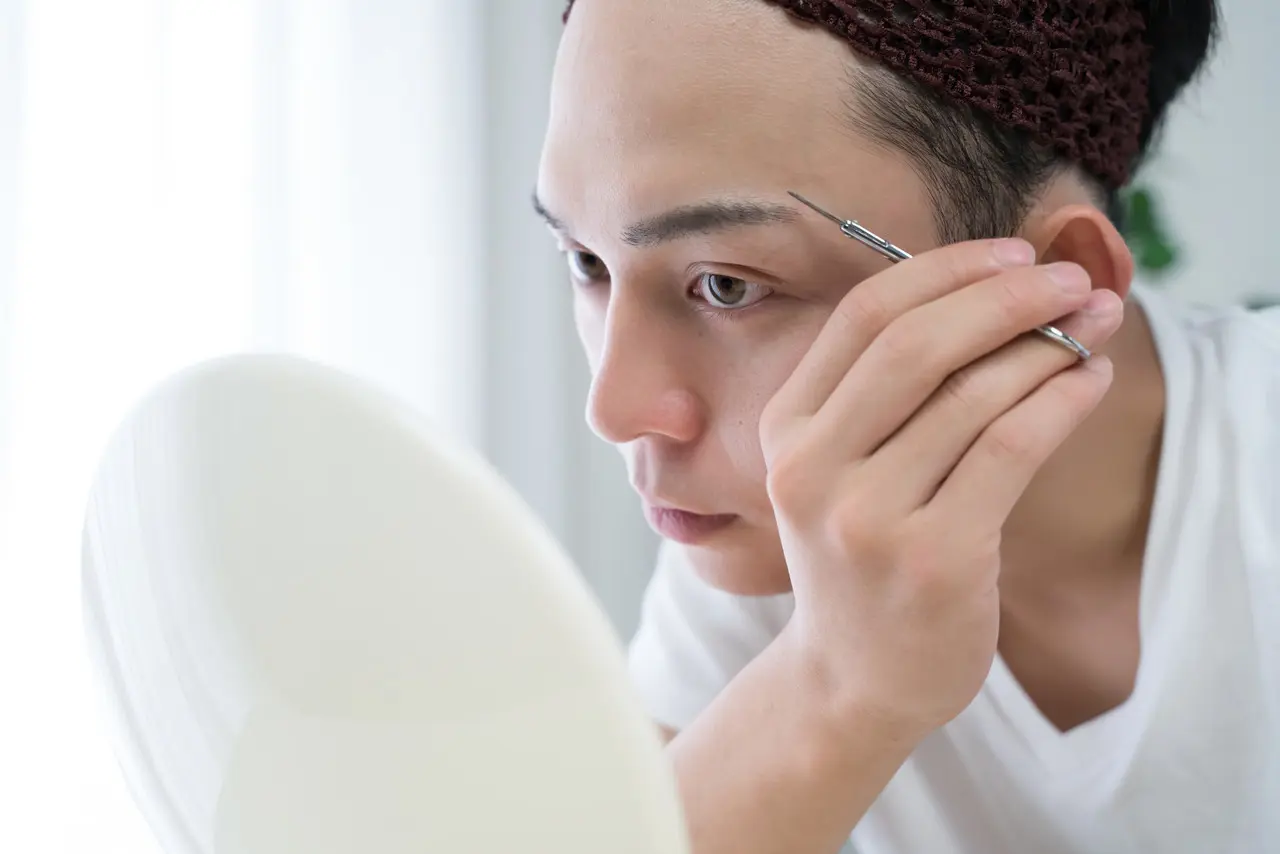 眉毛の角度はどのくらいがベスト?似合う角度の見つけ方を紹介