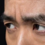 太く濃い眉を活かして清潔感を出す整え方