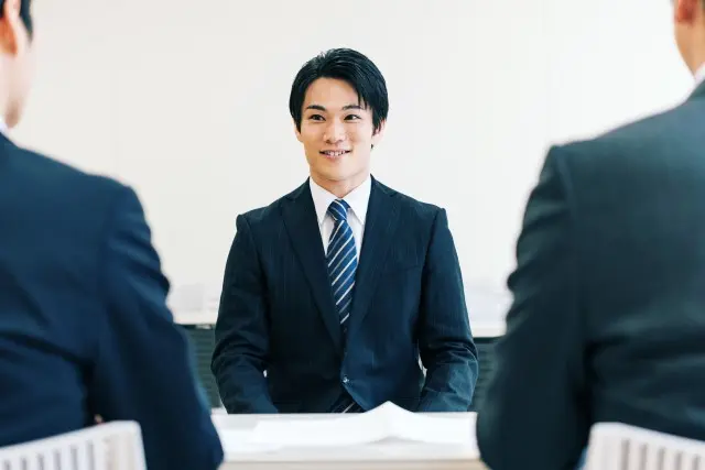 骨格別・男性に似合う眉の形の選び方