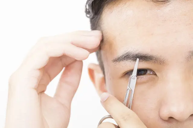 「眉が薄い男性の整え方」に関する記事の画像|メンズ眉毛サロン TransATT