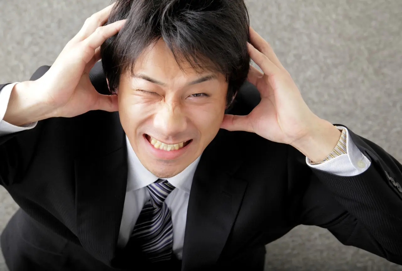 「野暮ったく見える眉」に関する記事の画像|メンズ眉毛サロン TransATT