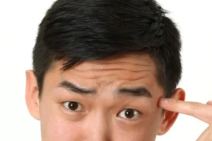 毎日の眉毛ケアで印象は変わる?差がつく手入れのポイント