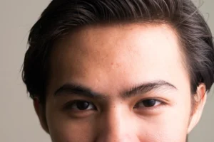 眉が怖い印象に見える原因と、和らげる整え方