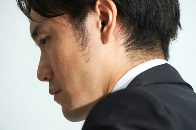 「怖い印象に見える眉」に関する記事の画像｜メンズ眉毛サロン TransATT