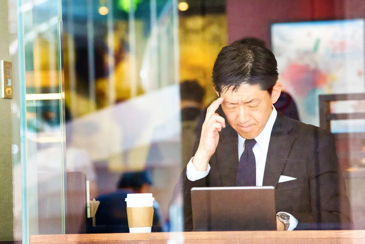 「眉の形が歪んでいる」に関する記事の画像|メンズ眉毛サロン TransATT