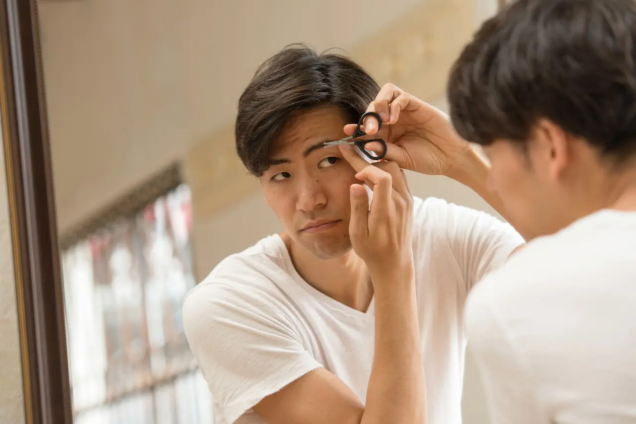 「眉の形が歪んでいる」に関する記事の画像|メンズ眉毛サロン TransATT