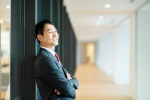 眉の手入れが仕事の評価に影響する理由と整え方